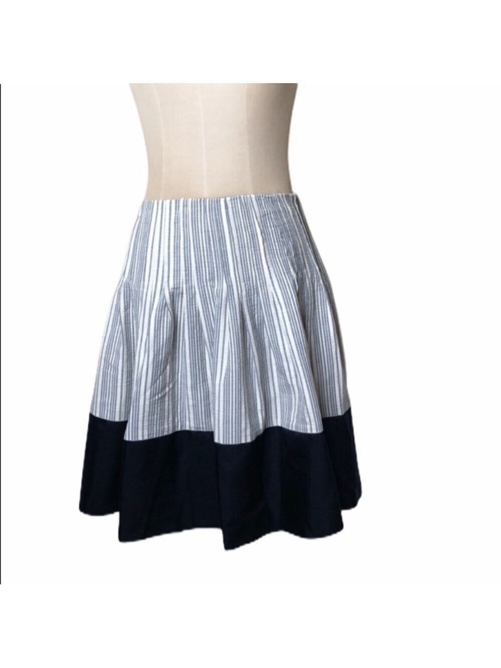 Vera Wang lavender label pleated seersucker skirt SZ 0